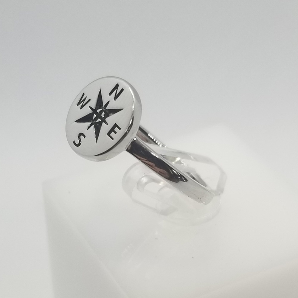 925 Sterling Silver Wanderlust Round Compass Ring - Picture 2 of 7